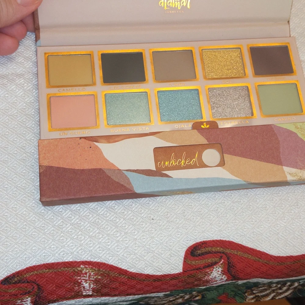 Alamar Cosmetics Destino Eyeshadow Palette • 1.1g x 10 New In Box